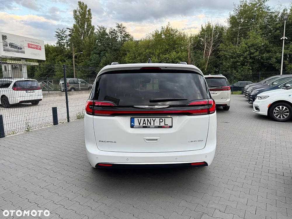 Chrysler Pacifica - 5