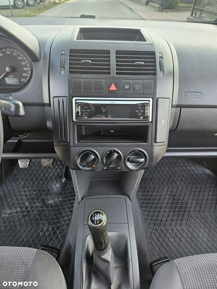 Volkswagen Polo 1.4 - 13