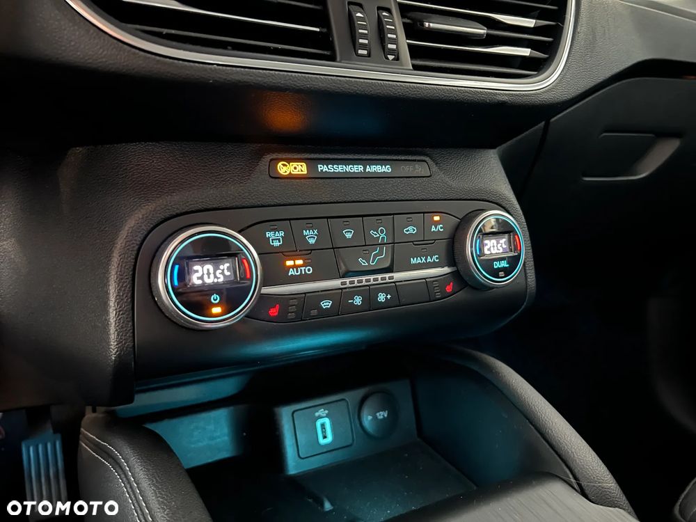 Ford Focus 2.0 EcoBlue Titanium Business - 34