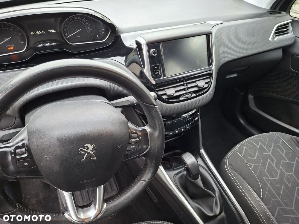 Peugeot 2008 BlueHDi 100 STOP & START Style - 16