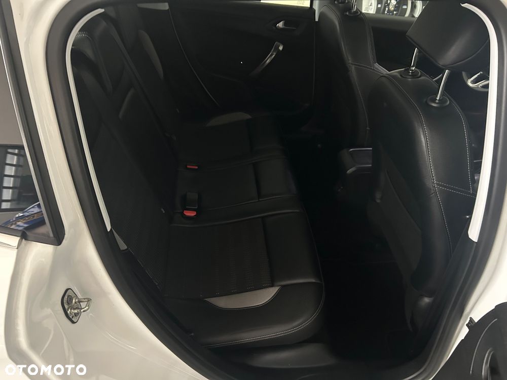 Peugeot 2008 PureTech 82 Access - 26