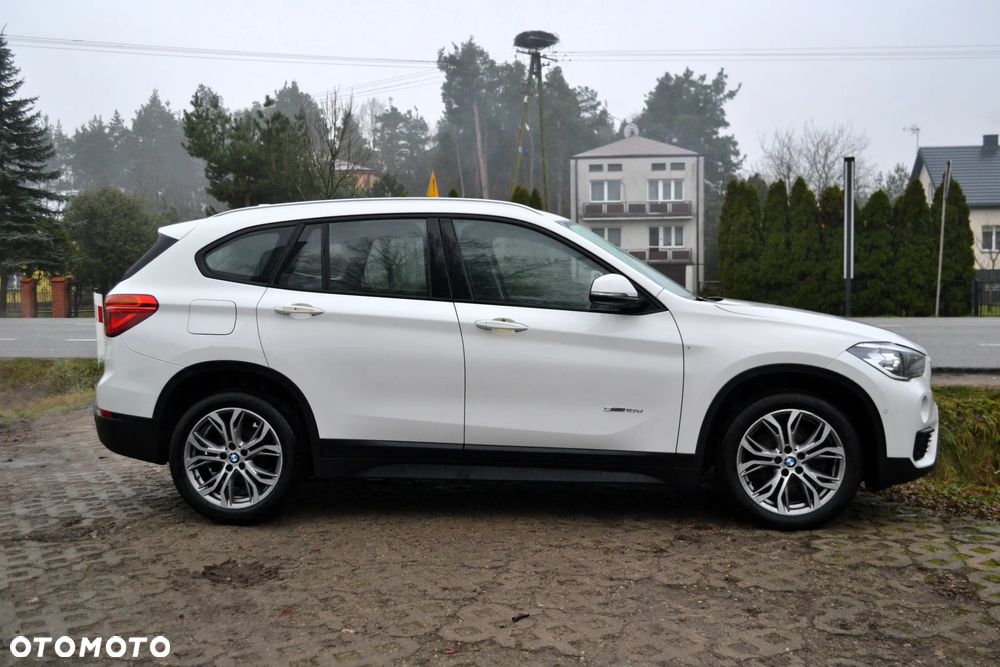 BMW X1 sDrive18d Sport Line - 13