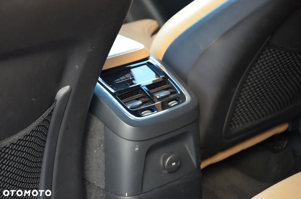 Volvo XC 90 T8 AWD Twin Engine Geartronic Inscription - 17