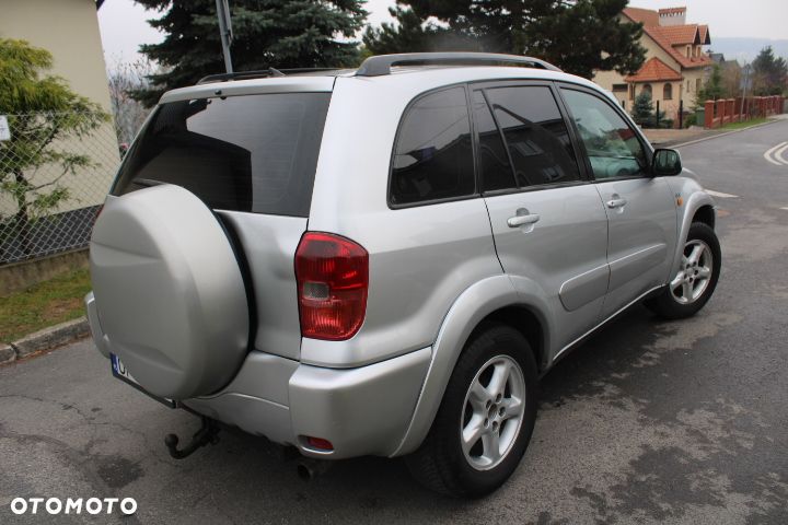 Toyota RAV4 D-4D 4x4 - 4
