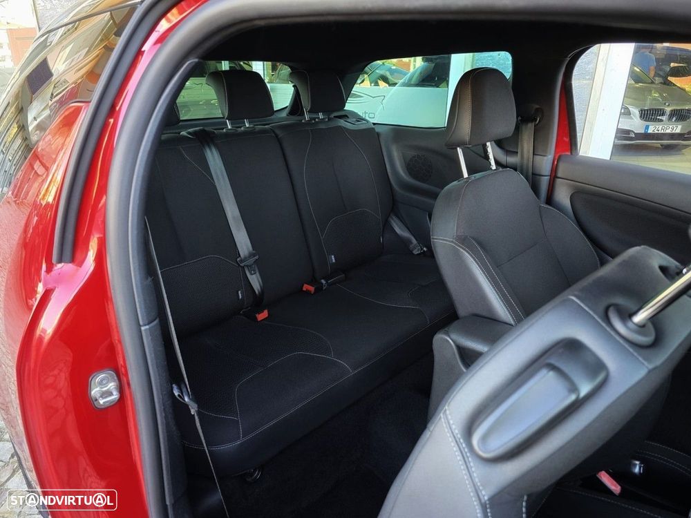 Citroën DS3 1.6 e-HDi So Chic - 16