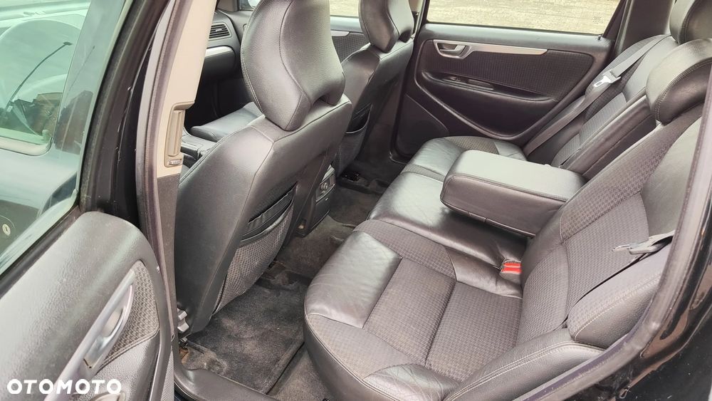 Volvo V70 2.4 Momentum - 10