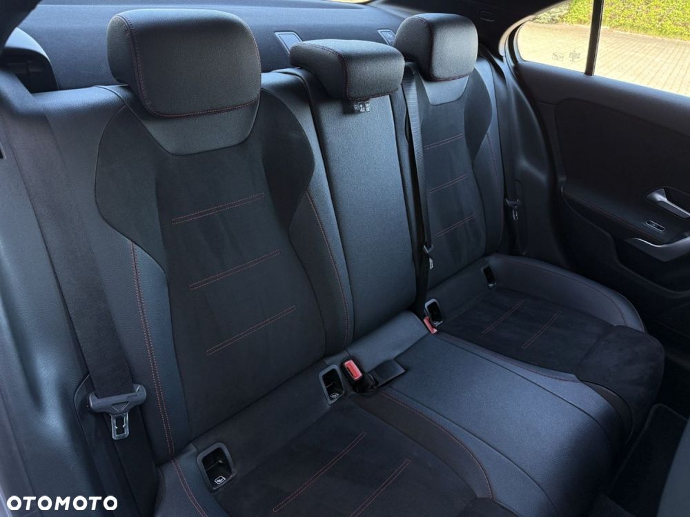 Mercedes-Benz Klasa A 180 d 8G-DCT Lim AMG Line Advanced - 34