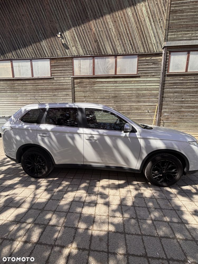 Mitsubishi Outlander - 3