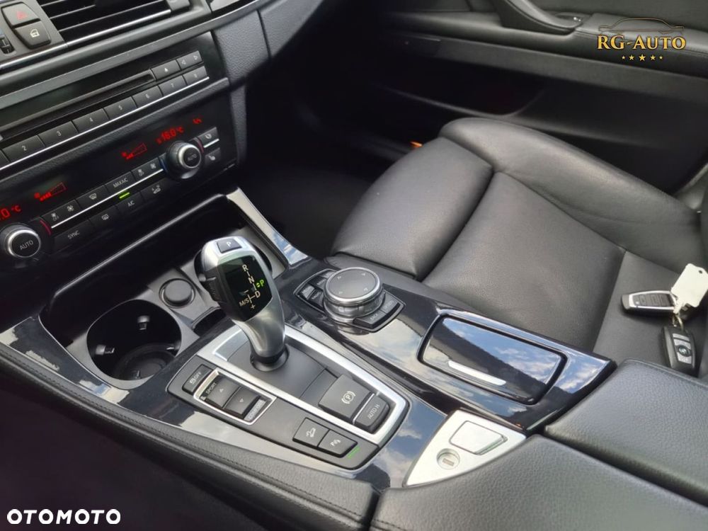 BMW Seria 5 525d xDrive Luxury Line - 39