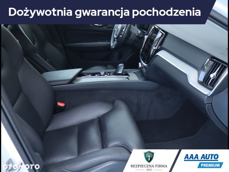 Volvo V60 Cross Country - 10