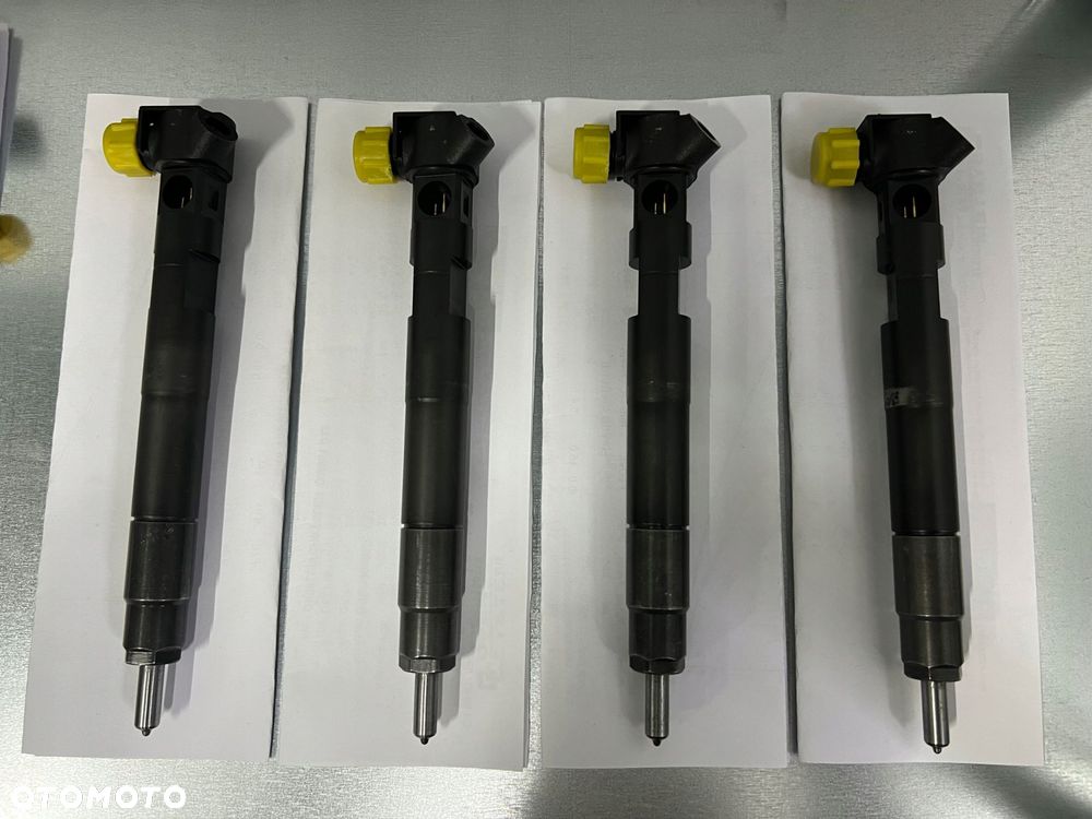 KOMPLET wtryskiwaczy 4SZT Mercedes EMBR00002D A6510700587 - 2
