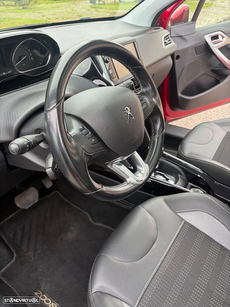 Peugeot 2008 1.2 PureTech Allure EAT6 - 4