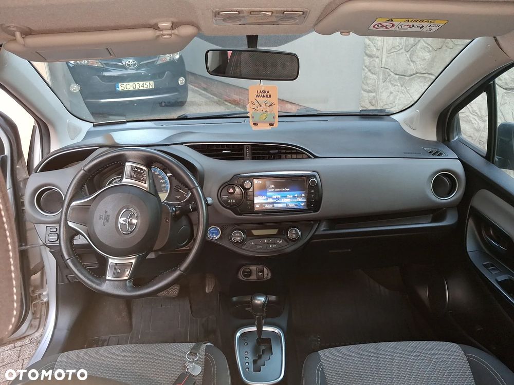 Toyota Yaris Hybrid 100 Active EU6 - 13