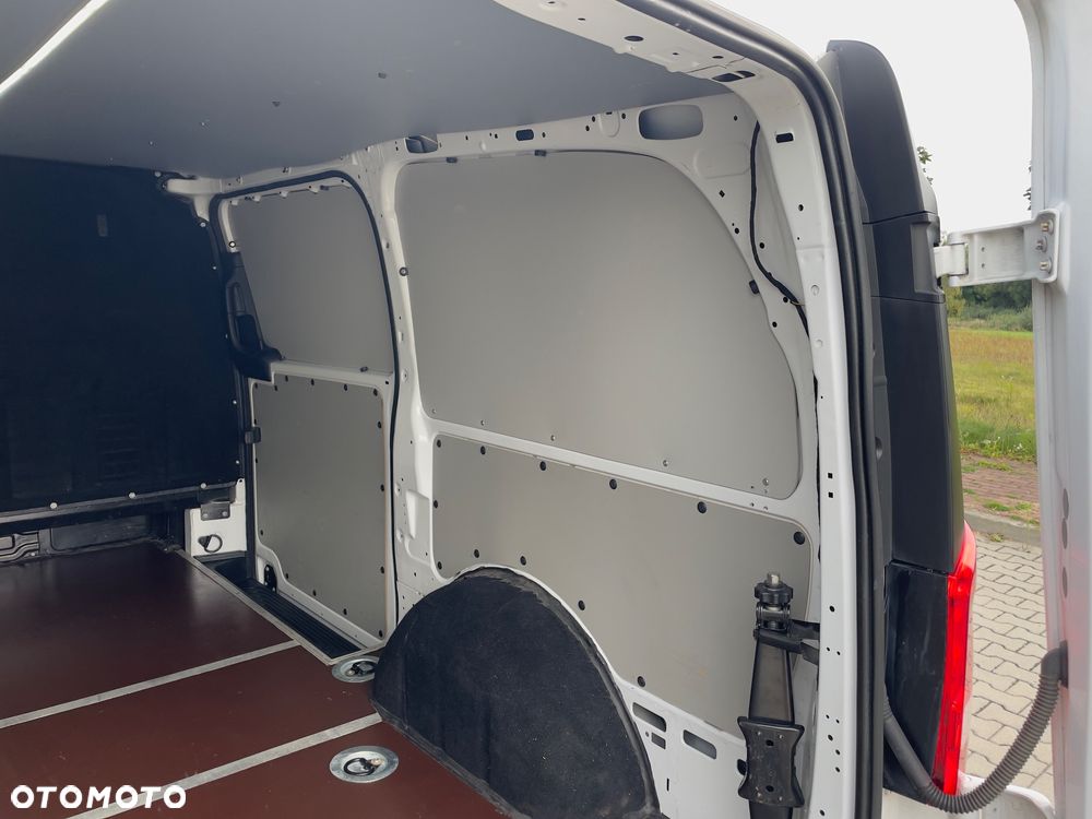Mercedes-Benz Vito - 16