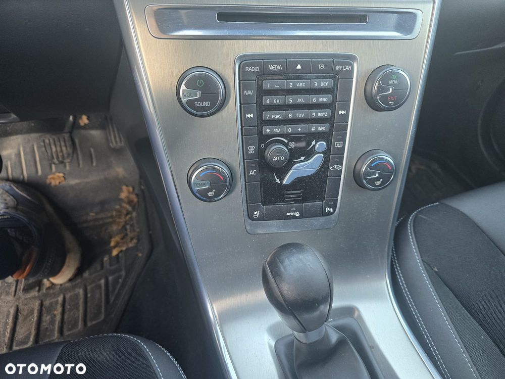 Volvo XC 60 DRIVe Momentum - 10