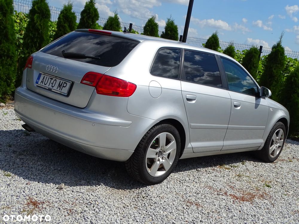 Audi A3 Sportback 2.0 TDI Ambiente S tronic - 4