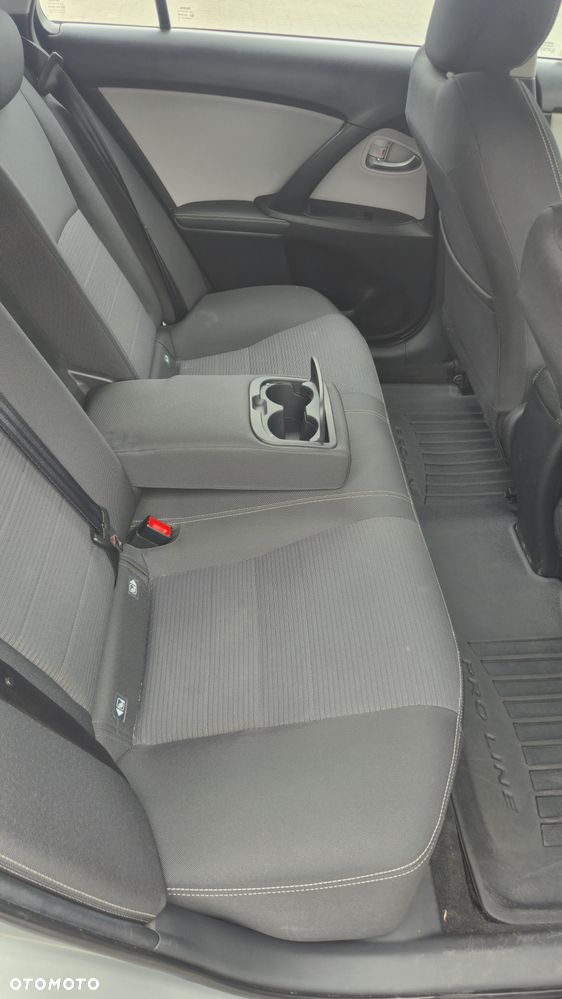 Toyota Avensis 1.8 Premium - 7