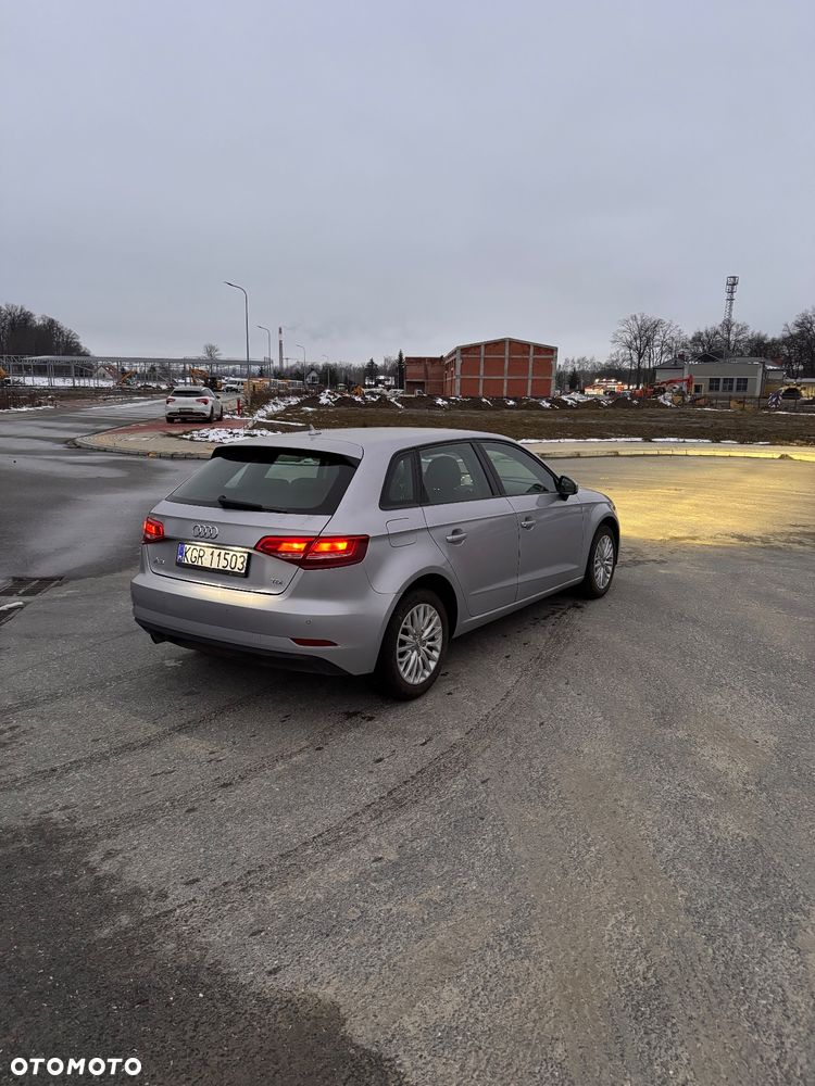 Audi A3 Sportback 1.6 TDI S tronic sport - 6