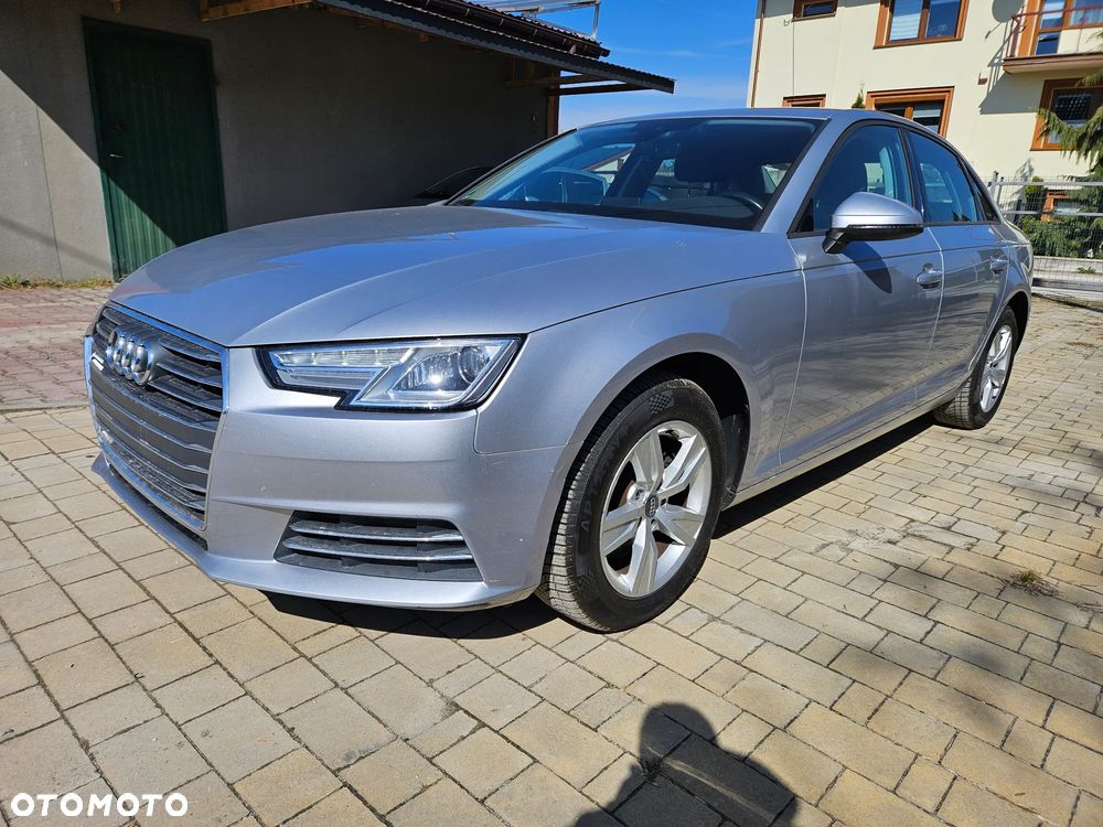 Audi A4 Limousine - 1