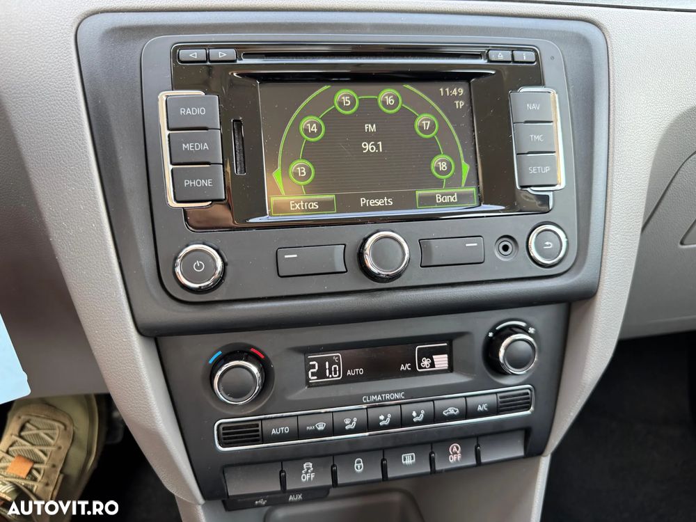 Skoda RAPID Spaceback 1.4 TSI DSG Drive Green tec - 17
