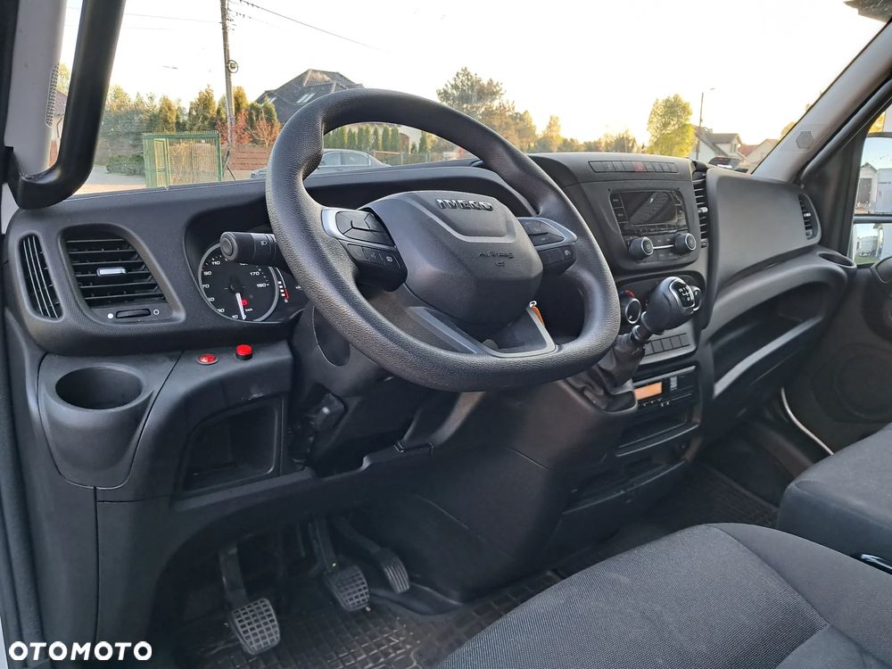 Iveco Daily 72C180 Kontener + Winda 1 Tona Salon Polska - 10