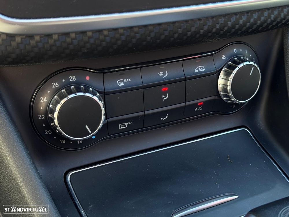 Mercedes-Benz A 45 AMG 4Matic Speedshift 7G-DCT - 17