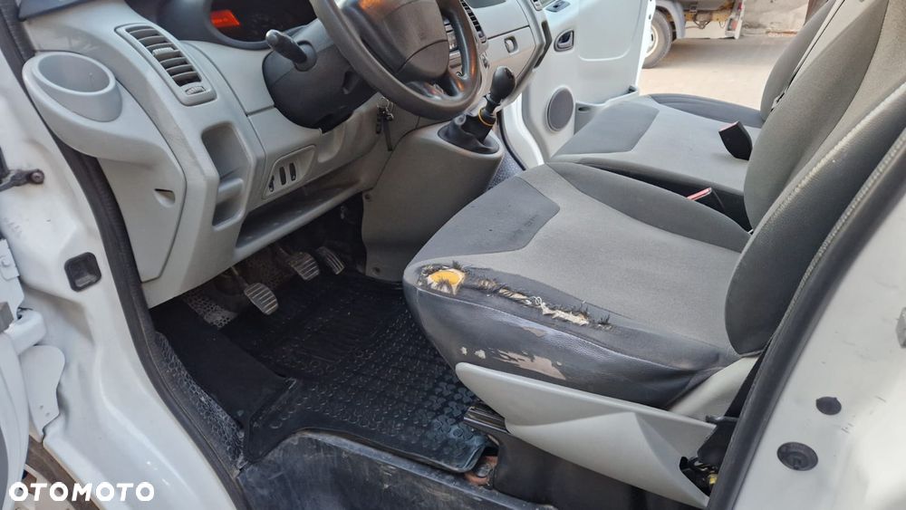 Renault Trafic - 19