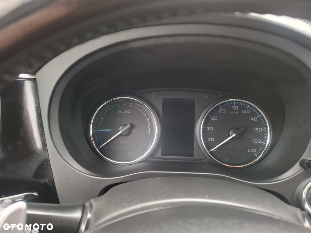 Mitsubishi Outlander 2.0 4WD - 17