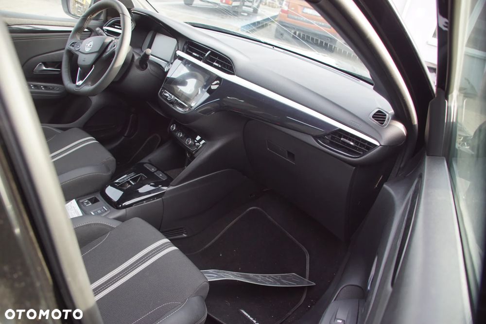 Auto na części - Opel Corsa-e F 100 kW KTV 2023R Falownik Inwerter Bateria Drzwi Klapa Błotnik Lusterko Zderzak Lampa Deska Kokpit Sterownik Moduł Czujnik Wyświetlacz Kierownica Panel - 16