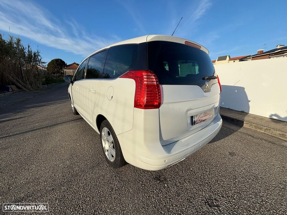 Peugeot 5008 1.6 HDi 7L Allure - 24