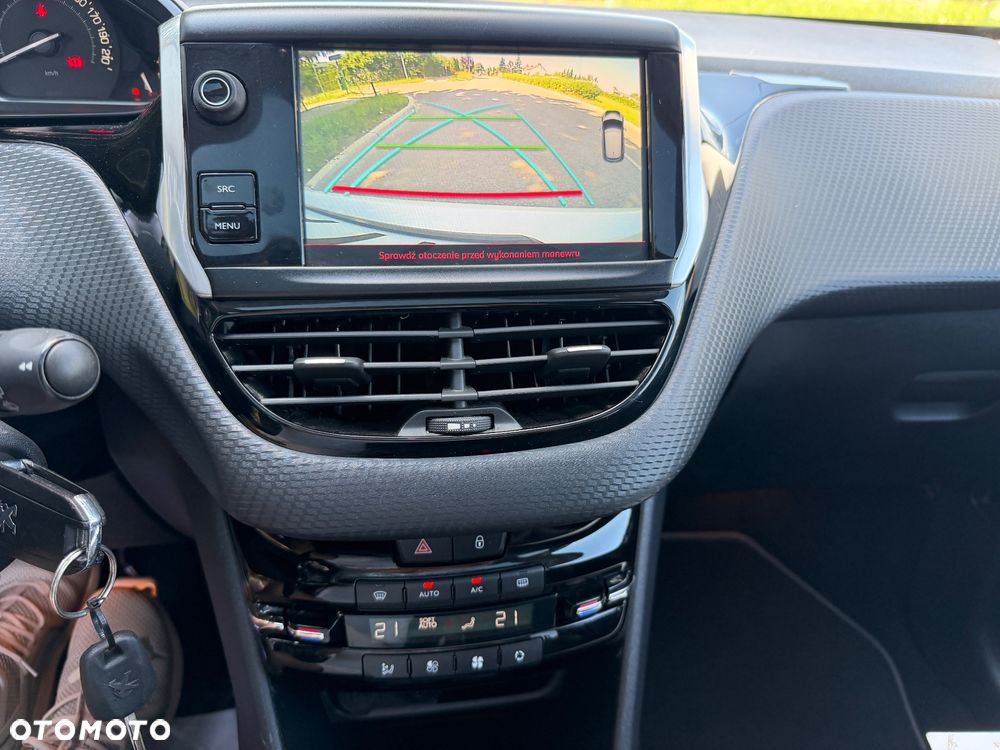 Peugeot 208 - 36