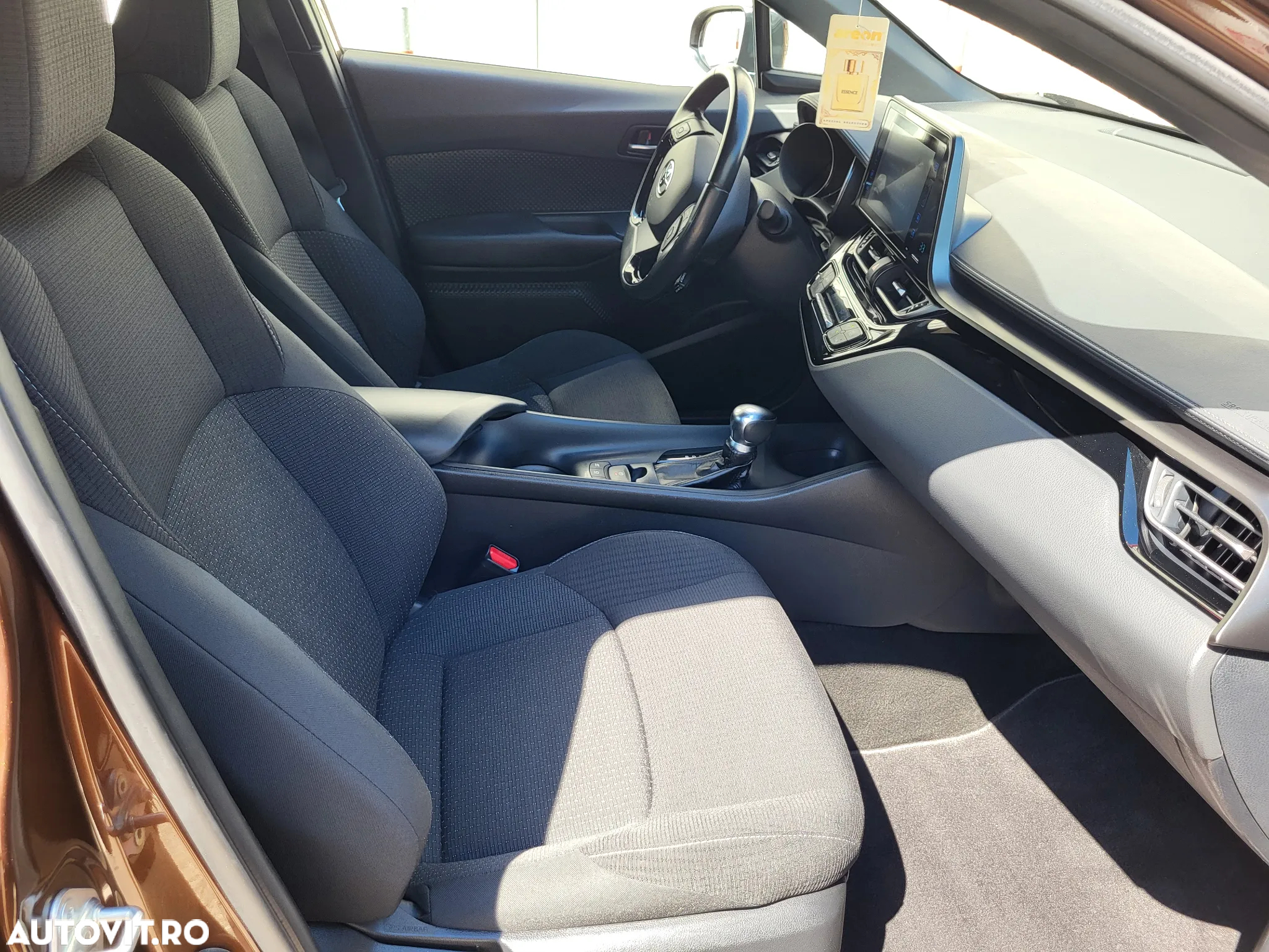 Toyota C-HR 1.8 HSD 4x2 CVT C-enter - 18