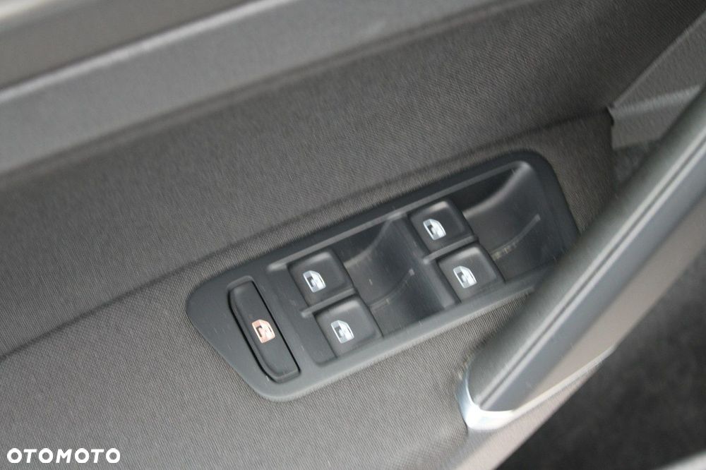 Volkswagen Golf - 19