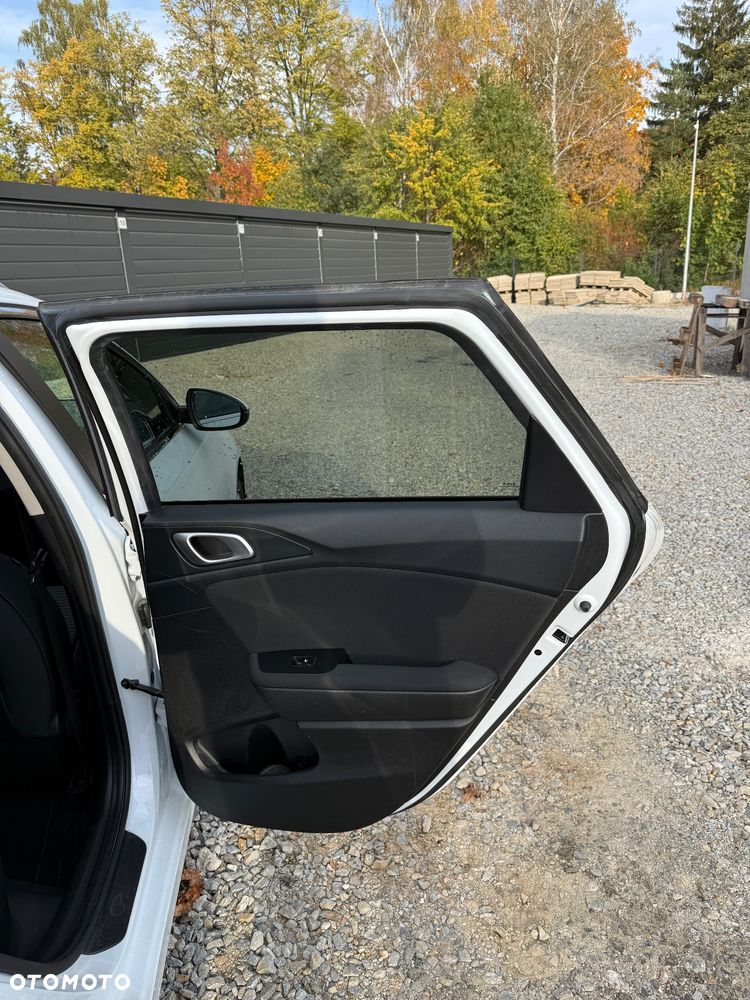 Kia Ceed 1.6 CRDi (48V Mild-Hybrid) Platinum - 19
