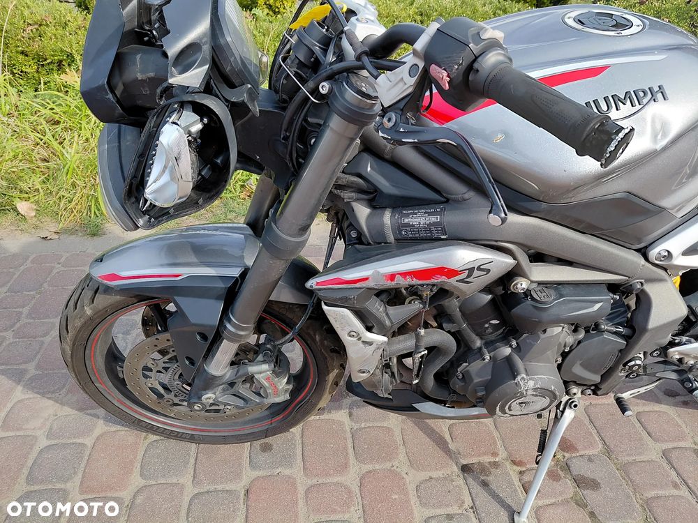 Triumph Street Triple - 18