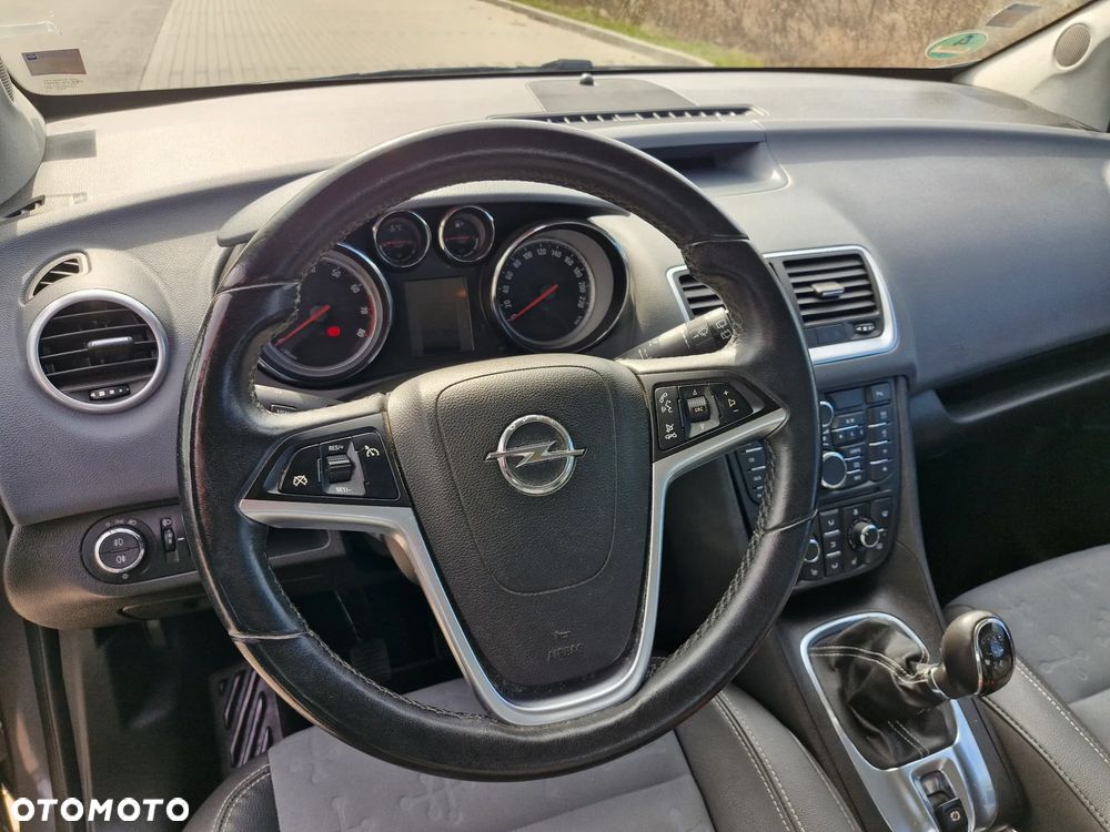 Opel Meriva 1.4 T Cosmo S&S - 25