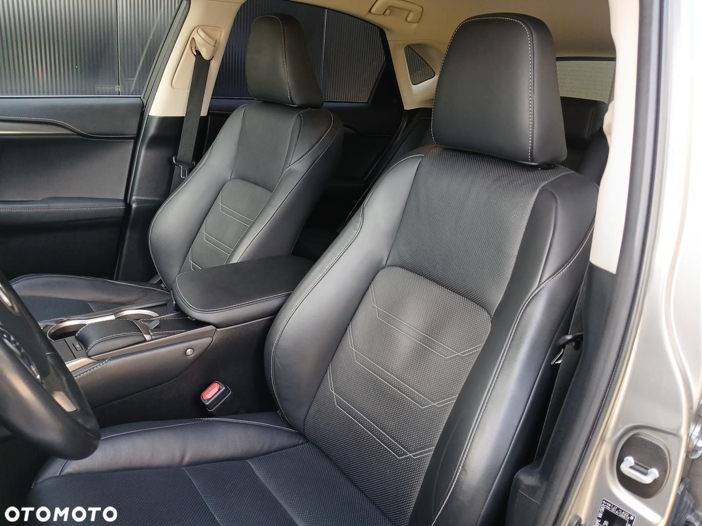 Lexus NX - 13