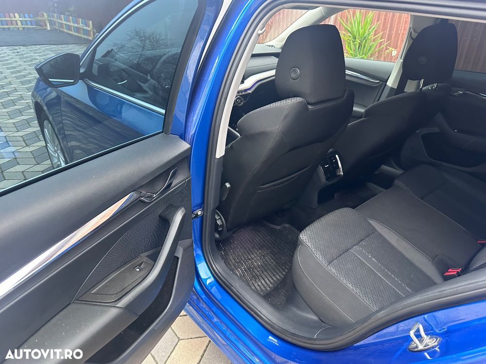 Skoda Octavia Combi 2.0 TDI (Green tec) RS - 9