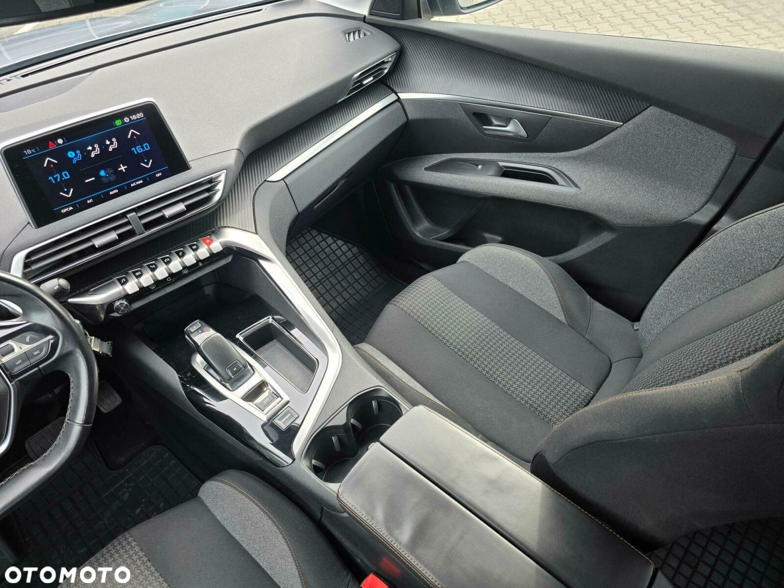 Peugeot 5008 - 13
