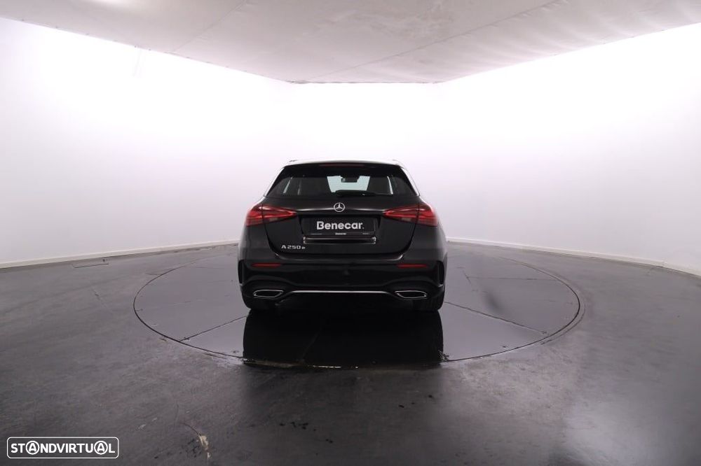 Mercedes-Benz A 250 e - 7