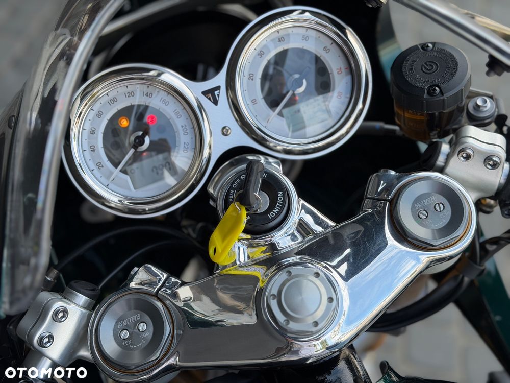 Triumph Thruxton - 8