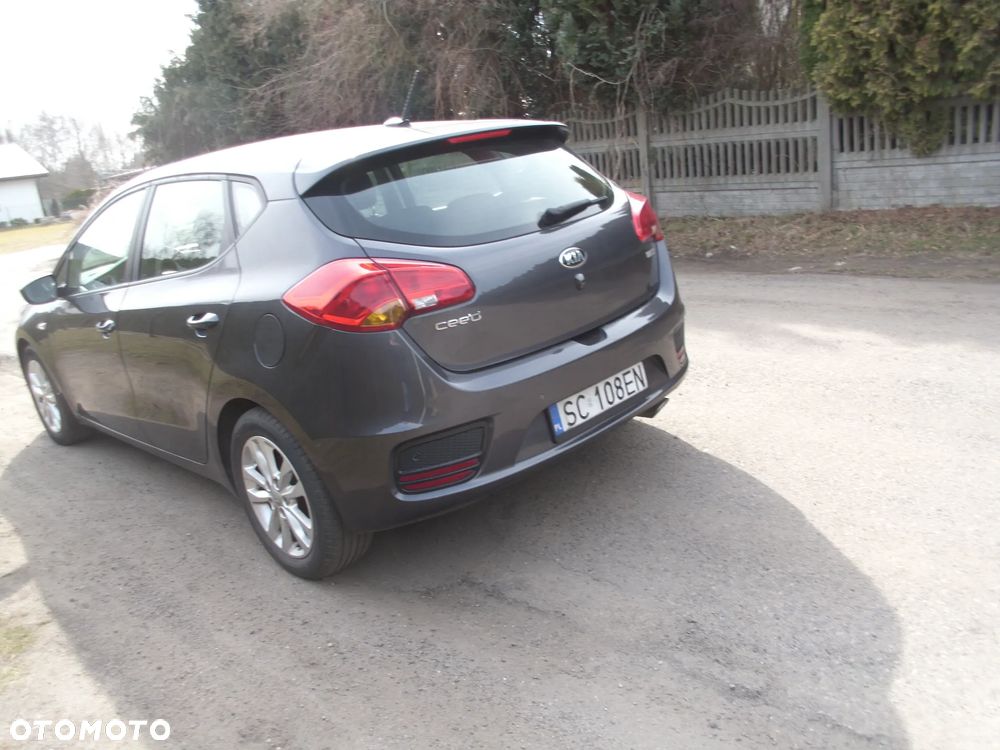 Kia Ceed - 16