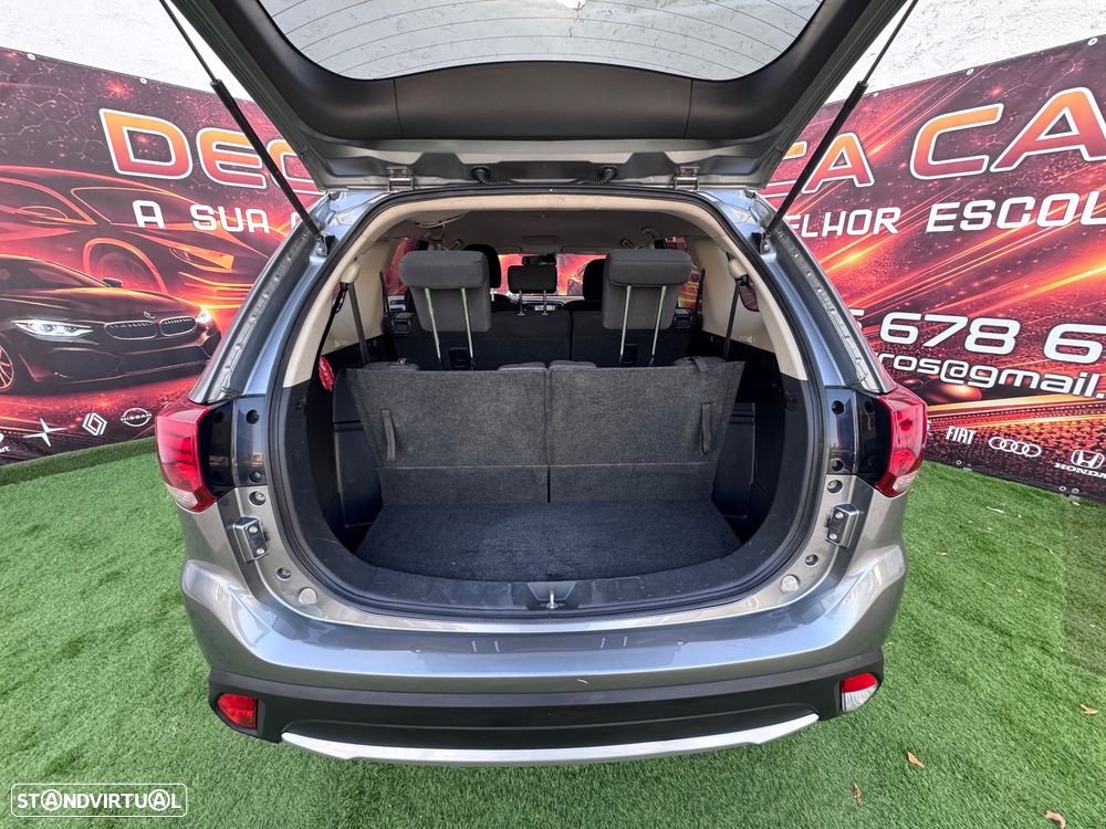 Mitsubishi Outlander 2.2 DI-D Instyle Navi 4WD - 11