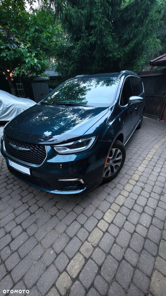 Chrysler Pacifica - 1