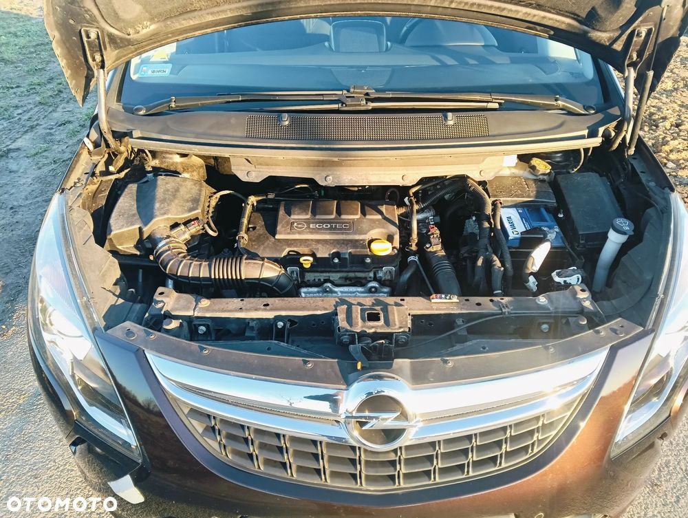 Opel Zafira Tourer 1.4 Turbo drive - 9