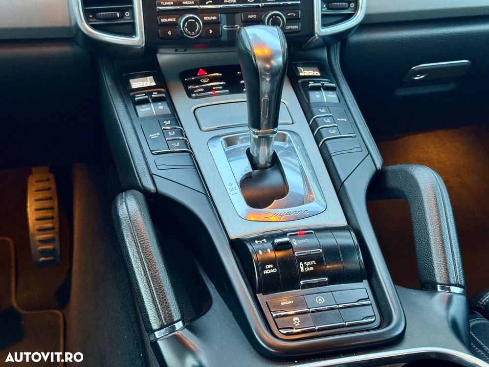 Porsche Cayenne Diesel Platinum Edition - 10