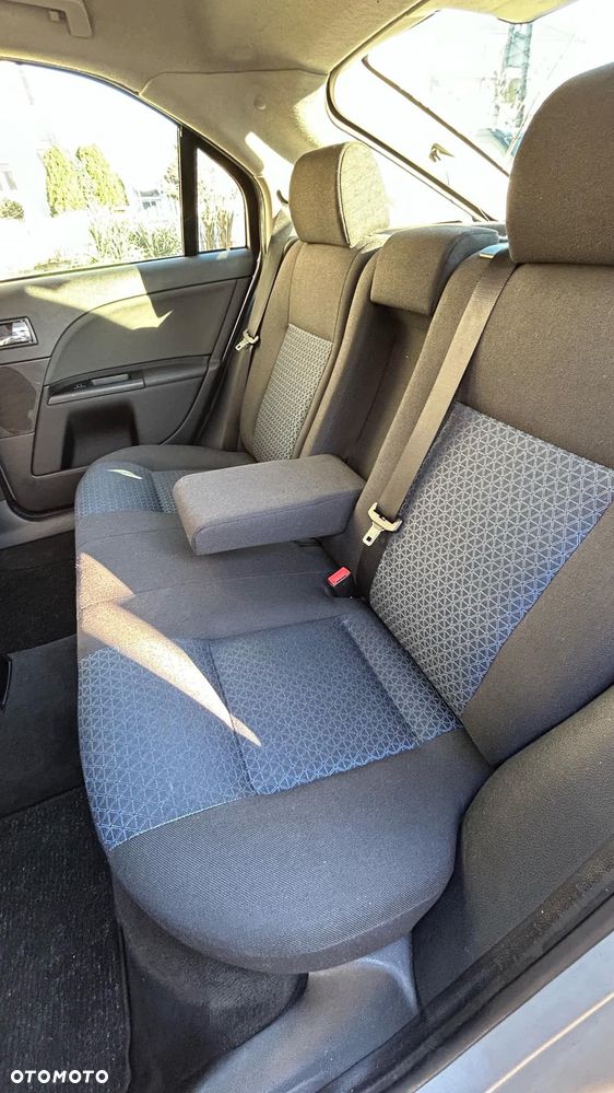 Ford Mondeo 1.8 Ambiente - 5