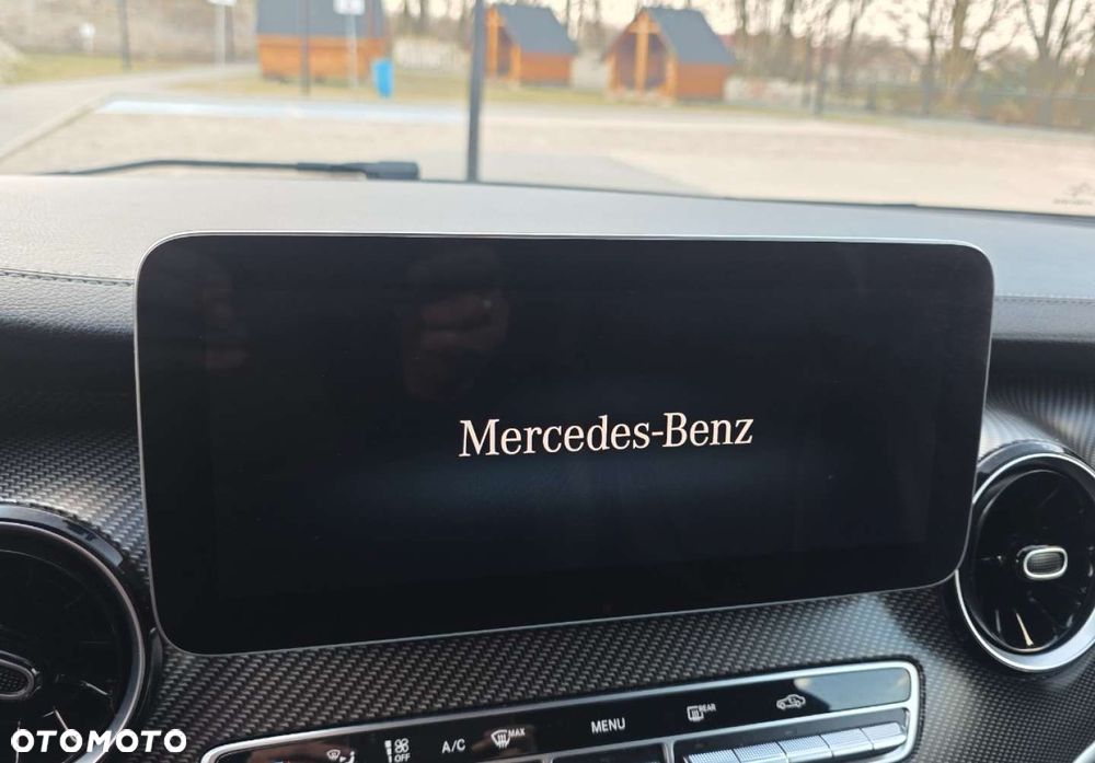 Mercedes-Benz Klasa V - 17