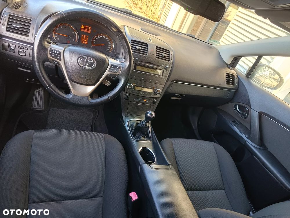 Toyota Avensis 2.0 Sol plus - 11