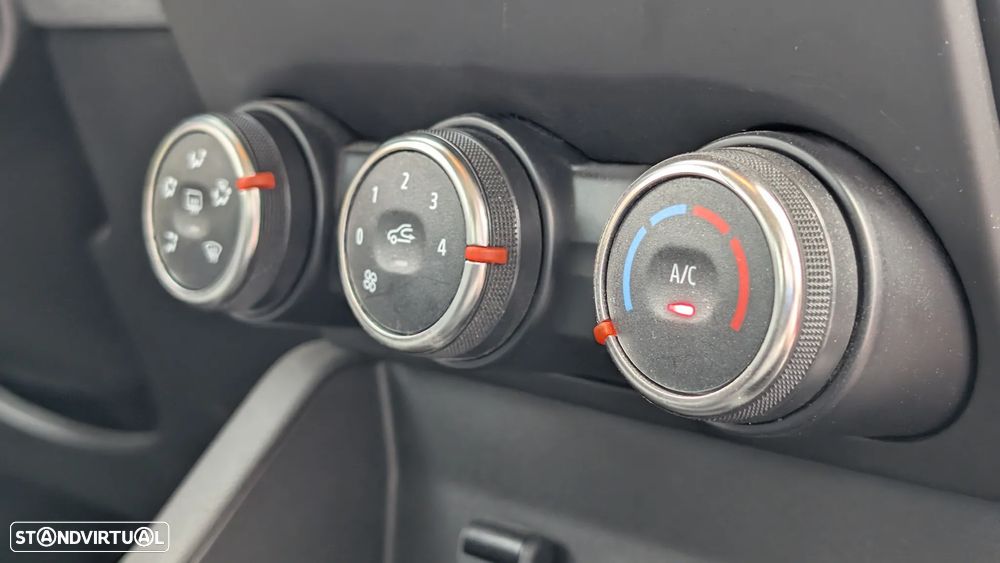 Renault Clio TCe 90 EVOLUTION - 12